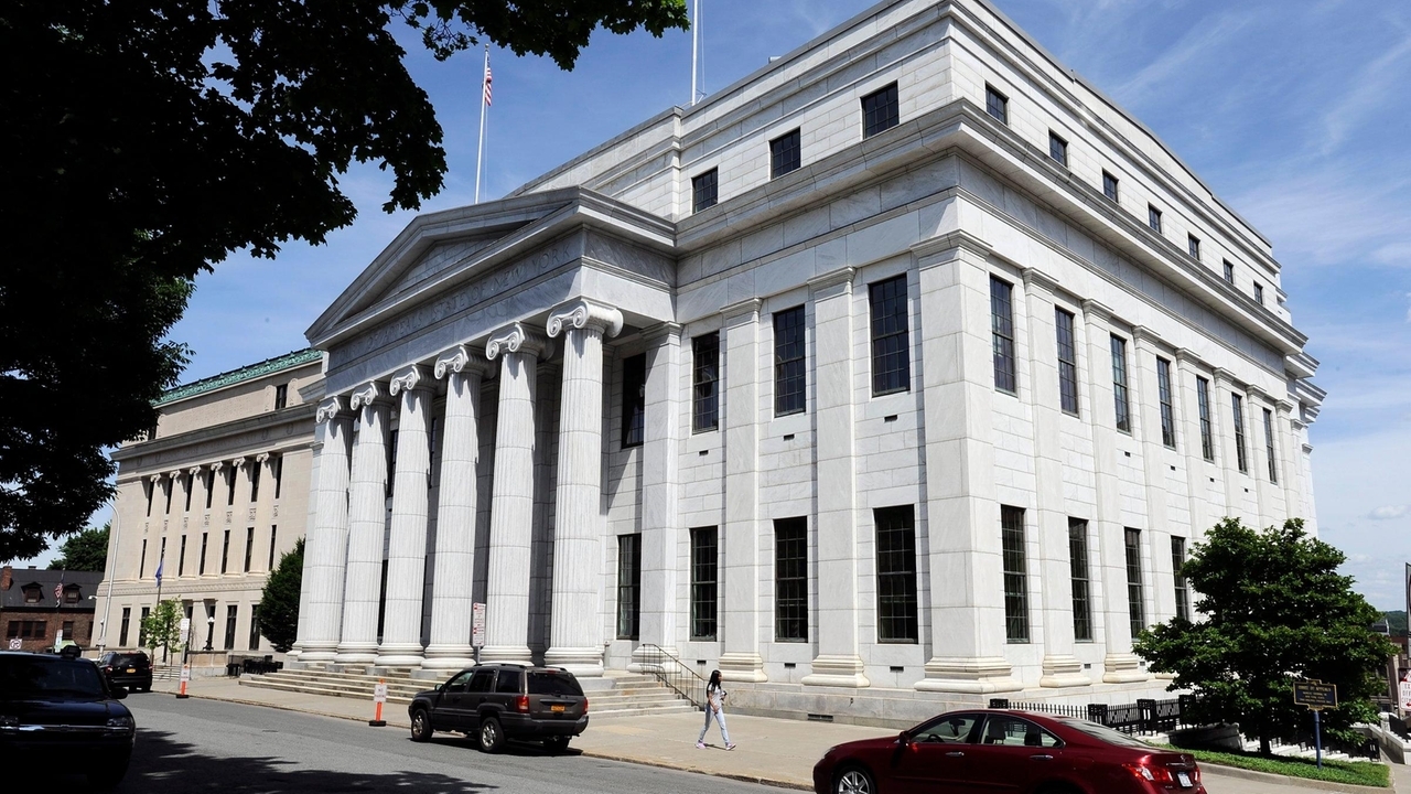 Hochul gets new chief judge list -- with noticeable lack of prosecutors - Vimarsana News