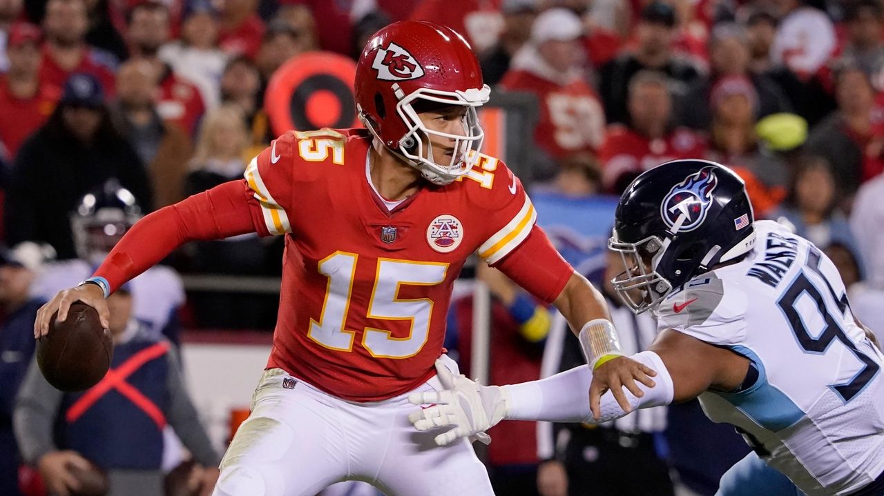 KANSAS CITY, MO - NOVEMBER 06: Kansas City Chiefs quarterback Patrick  Mahomes (15) scrambles in the backfield during the game against the  Tennessee Titans on November 6th, 2022 at GEHA field at