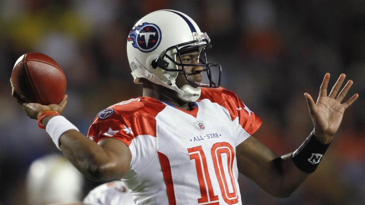 Tennessee Titans quarterback Vince Young (10) walks off the field