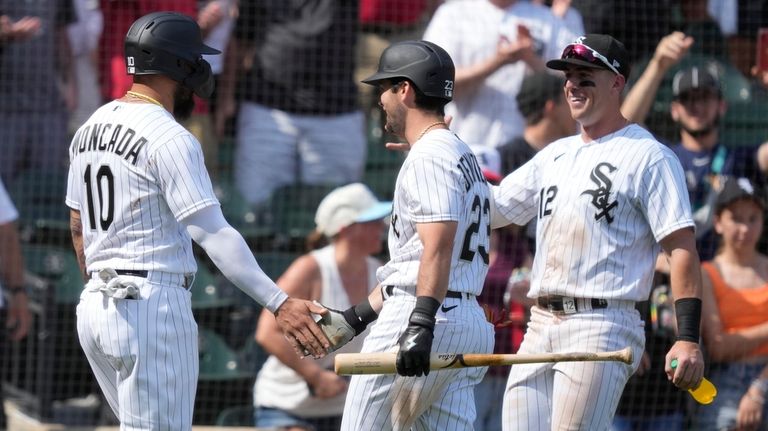 Moncada scores on wild pitch that strikes ump, White Sox beat Tigers 2-1 –  The Oakland Press