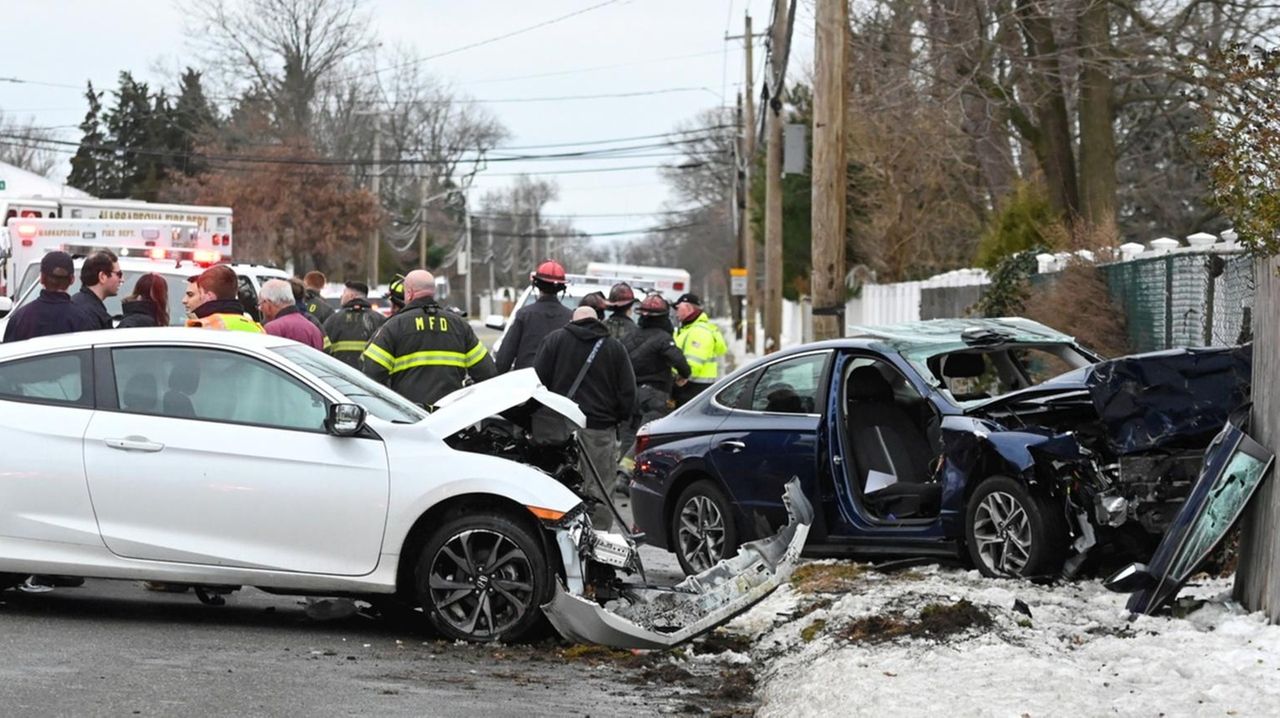 Driver killed in headon Massapequa crash, Nassau police say Newsday