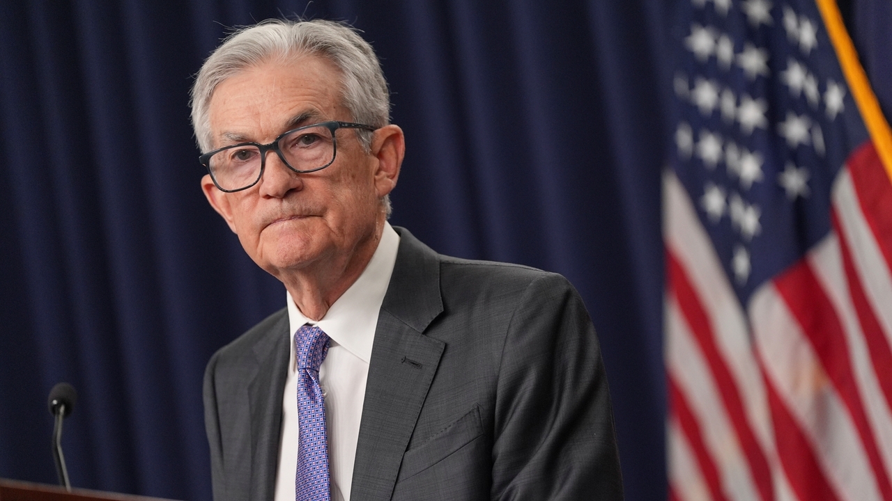 Federal Reserve keeps interest rates unchanged even as Trump continues ...