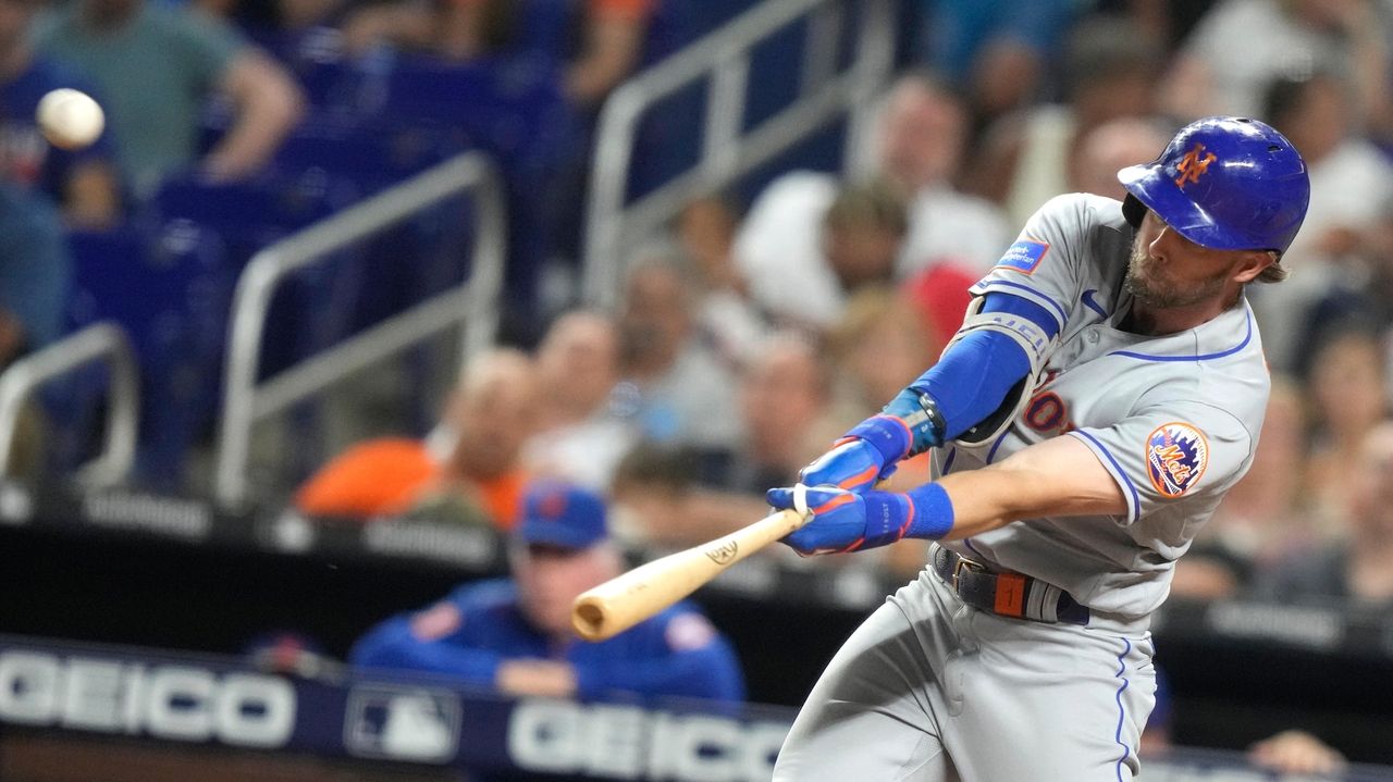 Marlins homer off opening at-bat in first game after José