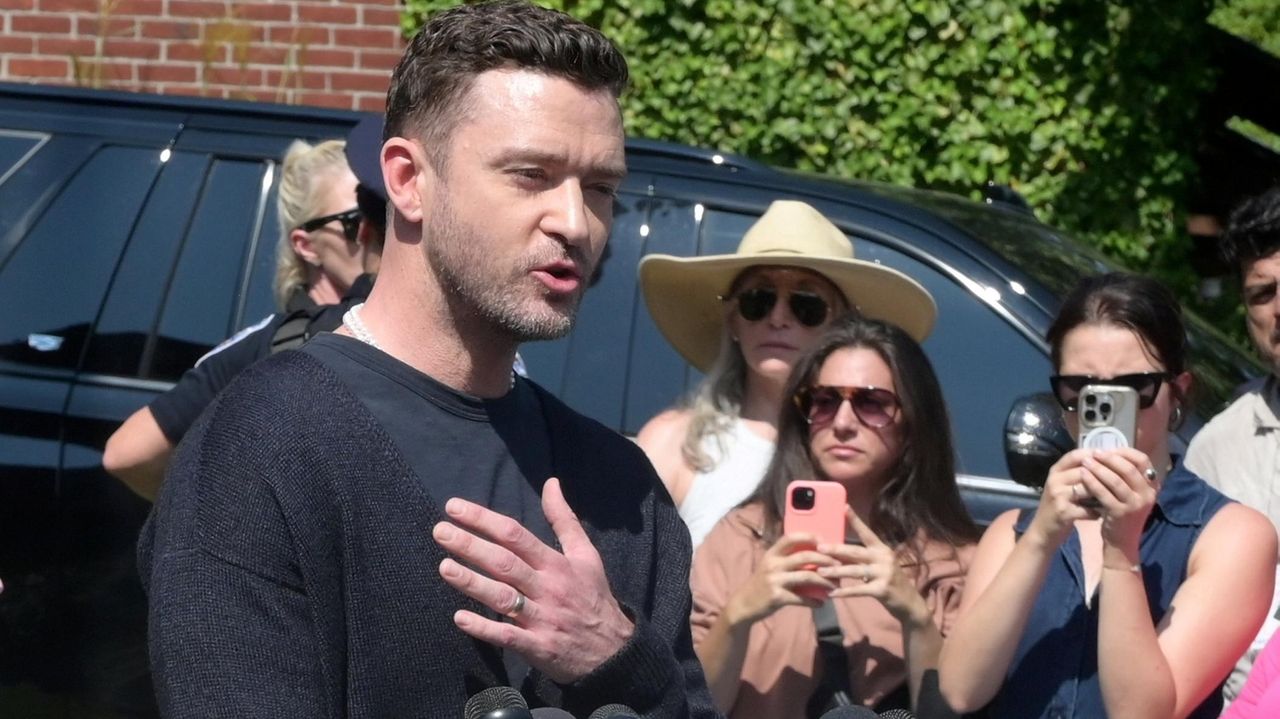 Justin Timberlake pleads guilty to driving under the influence during a stop in Sag Harbor in June, saying he made a “mistake”