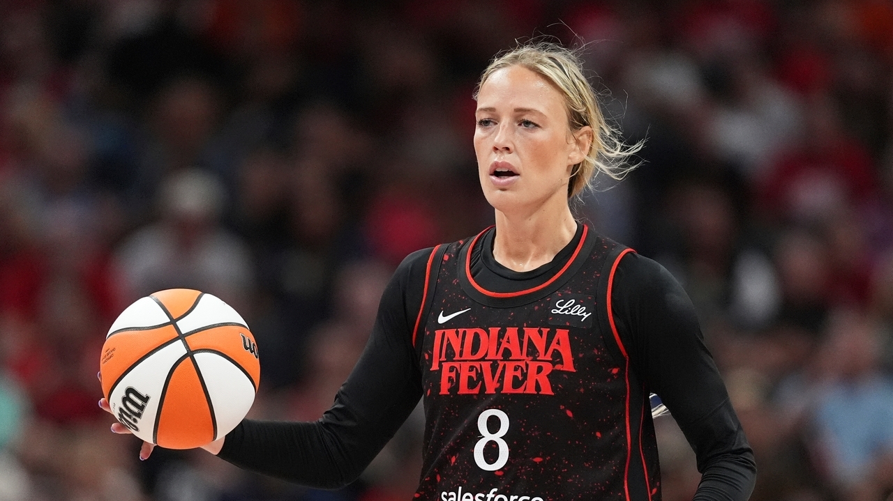 Sophie Cunningham's 22-second pointing staredown of DeWanna Bonner ignites meme frenzy