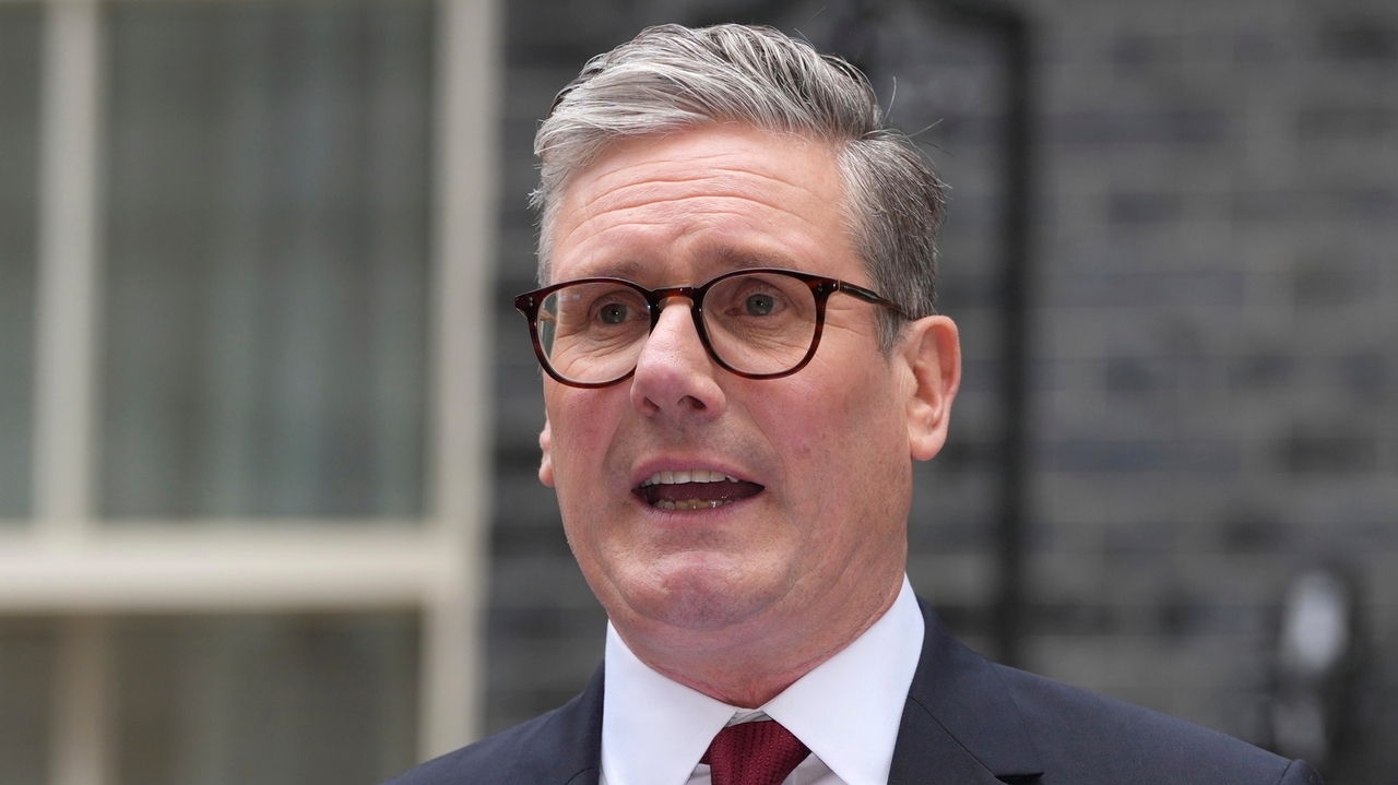 He's derided as dull but Keir Starmer becomes UK prime minister with a ...