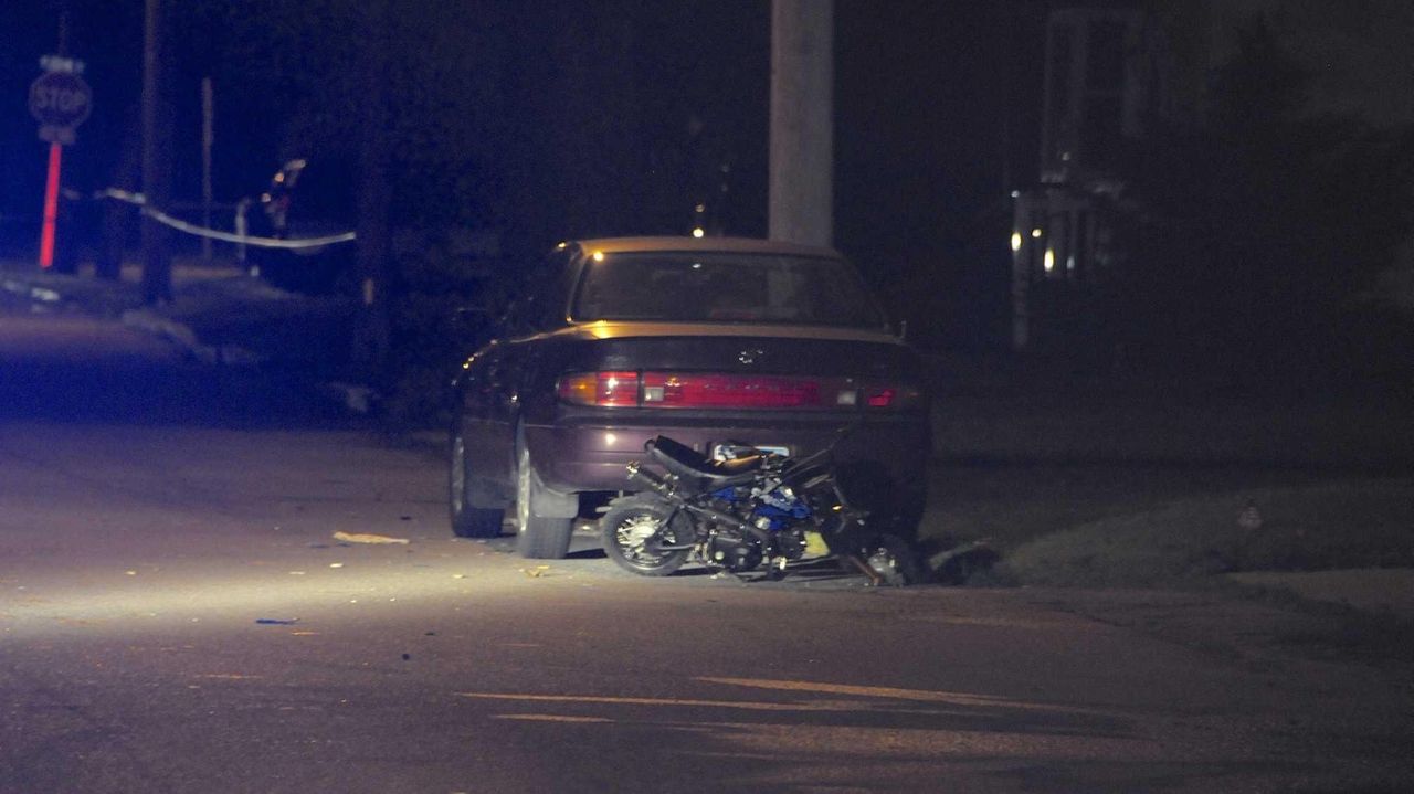 One seriously injured after Lindenhurst crash Newsday