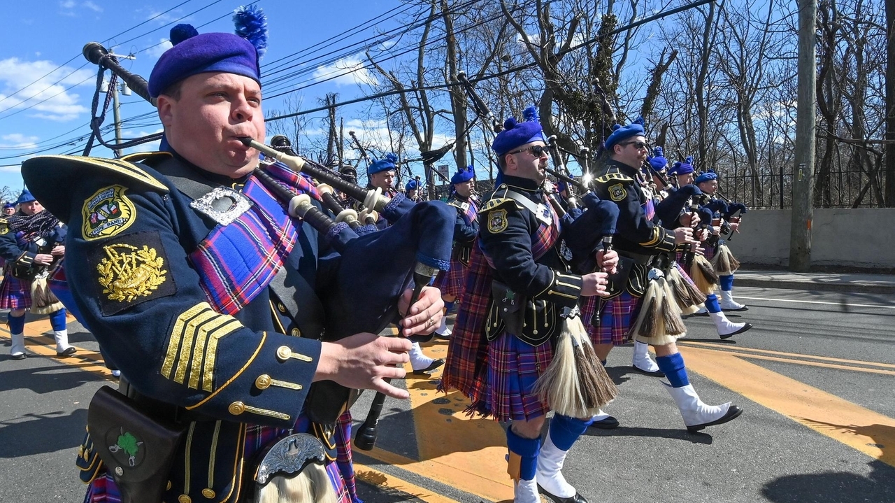 Bay Shore St. Patrick's Day Parade: Lots of green under blue skies