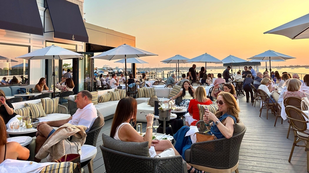 Best Long Island restaurants on the water: Critics' picks for dining with a view - Newsday