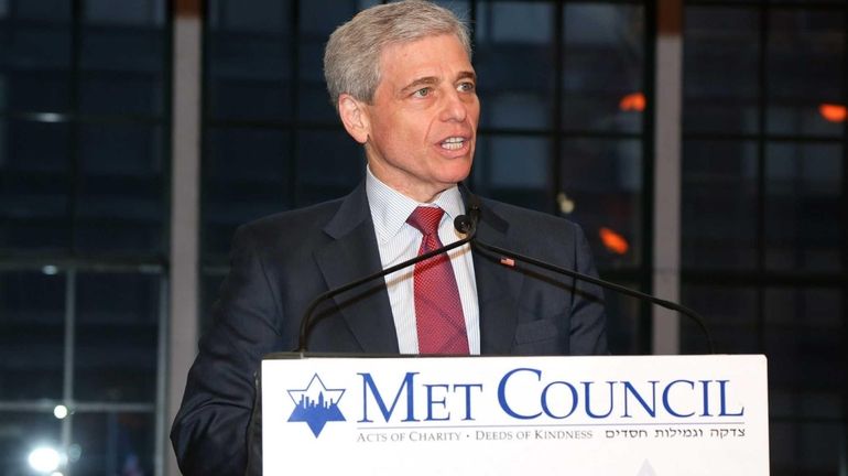 William Rapfogel speaks during the Met Council's 40th anniversary celebration...