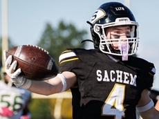 Jon Mullaly catches three TDs to lead Sachem North football past Longwood.