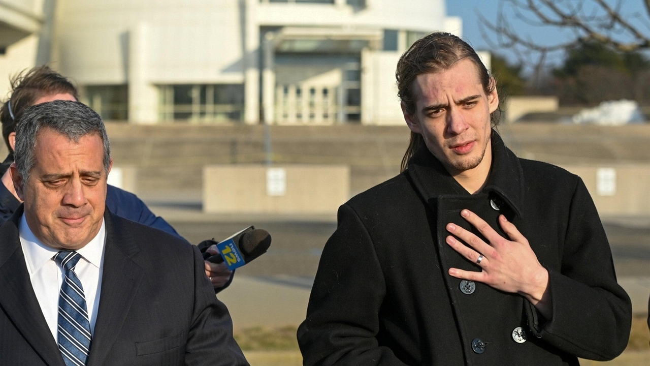 New Hyde Park man pleads guilty to role in Jan. 6 Capitol riot - Newsday