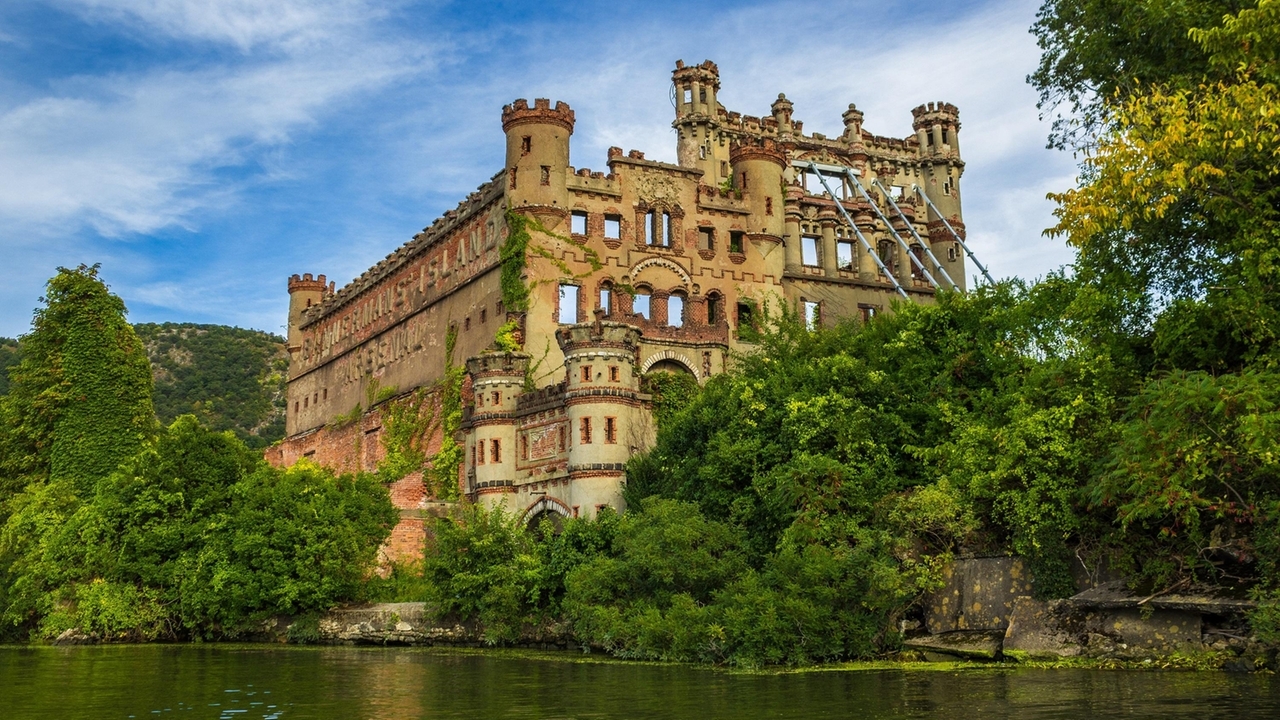 Bannerman Castle, Eternal Flame Falls and more hidden gems to explore in New York State - Vimarsana News