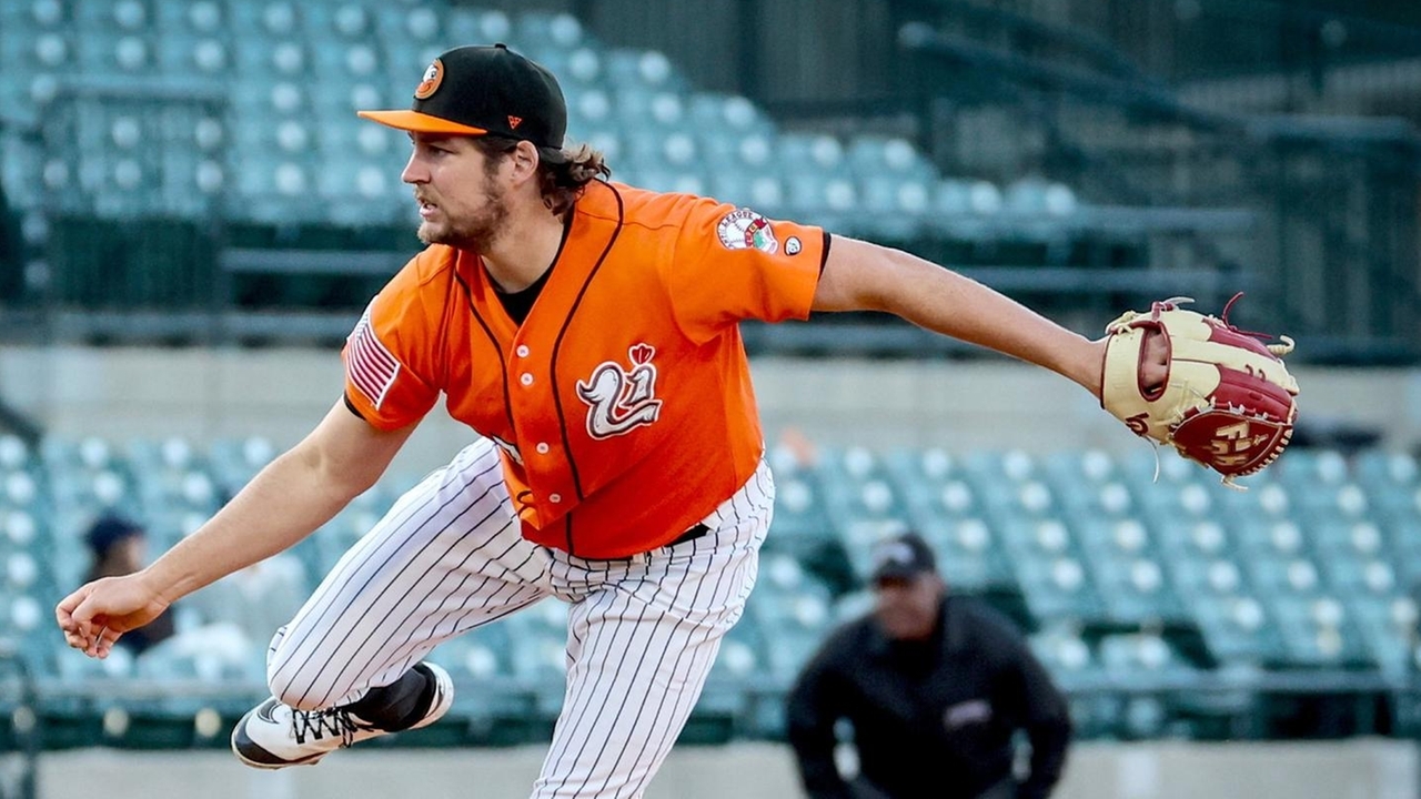 Trevor Bauer will pitch for the Ducks on Sunday - Newsday