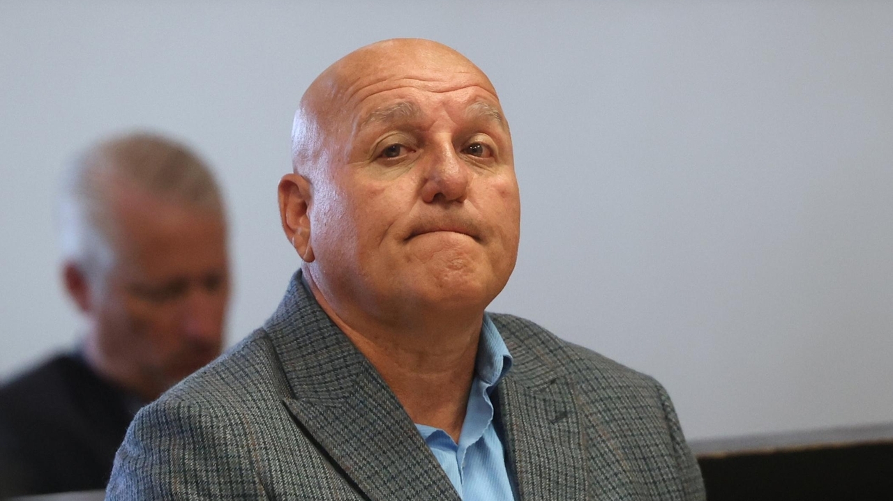 Ex-Suffolk police officer, alleged ringleader, his girlfriend ...
