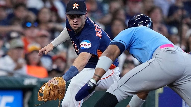 Rays CF Jose Siri goes on 10-day IL with hamstring injury - Newsday