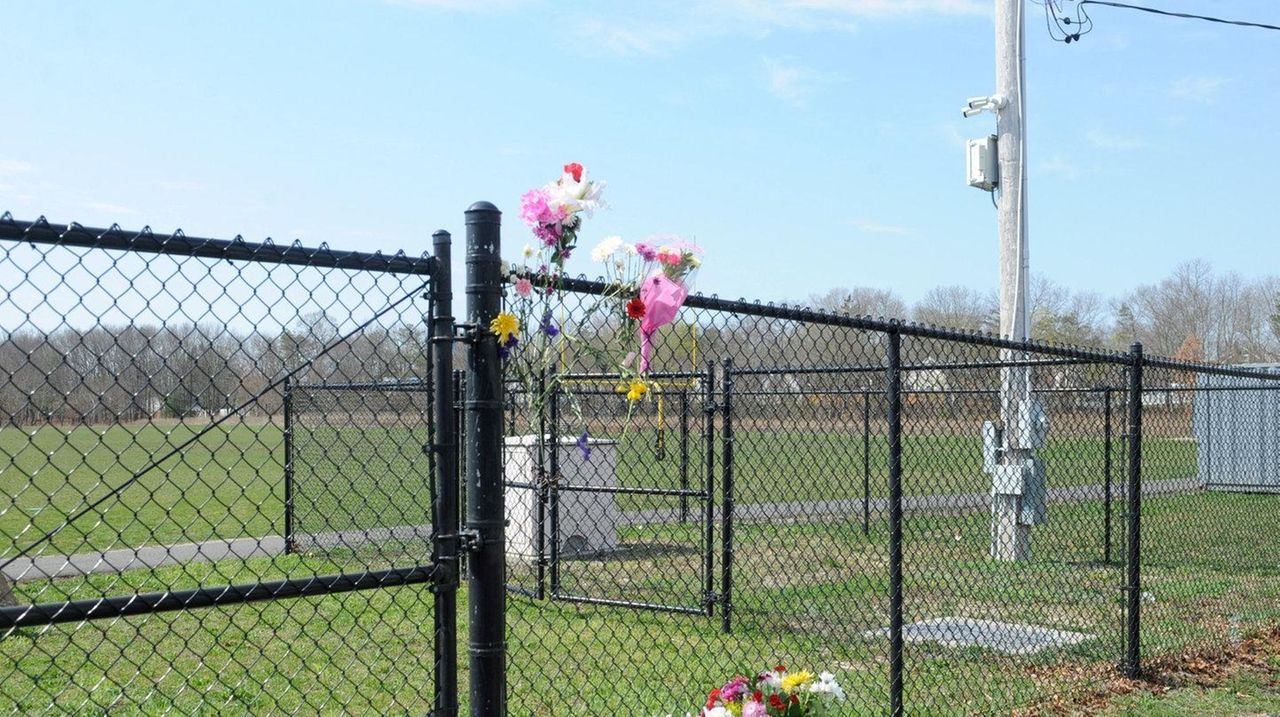 Services Scheduled For 3 Victims In Central Islip Park Slayings Newsday 