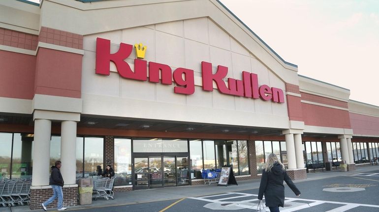 Stop & Shop says it will acquire King Kullen.  