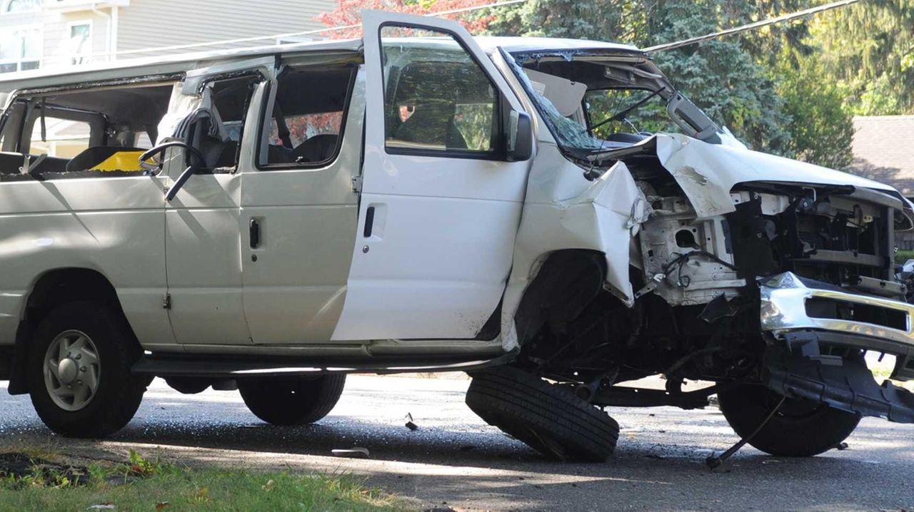 11 hurt, one seriously, in East Patchogue van crash, police say Newsday