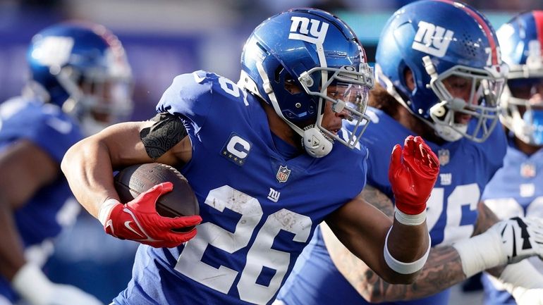 Giants' Saquon Barkley puts contract talk in past, puts focus on Cowboys -  Newsday