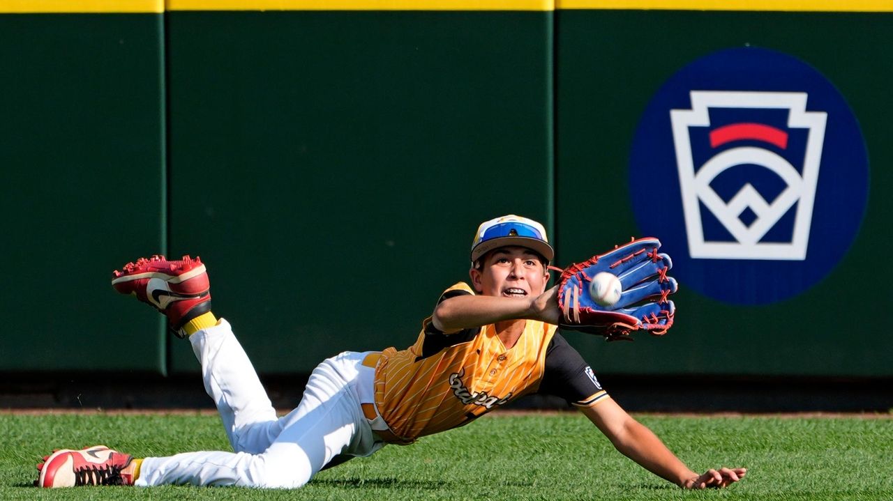 Florida beats Texas 10-7 in the semifinals of the Little League World Series and now faces Taiwan for the title