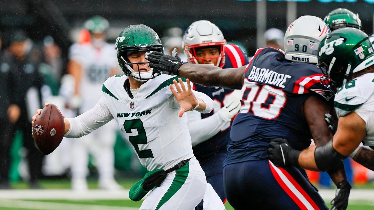 NY Jets vs New England Patriots at MetLife Stadium