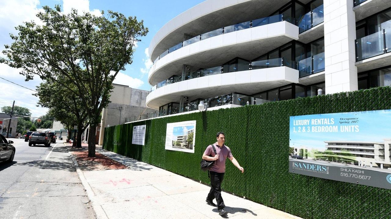 Great Neck Plaza may change code to keep projects on schedule Newsday