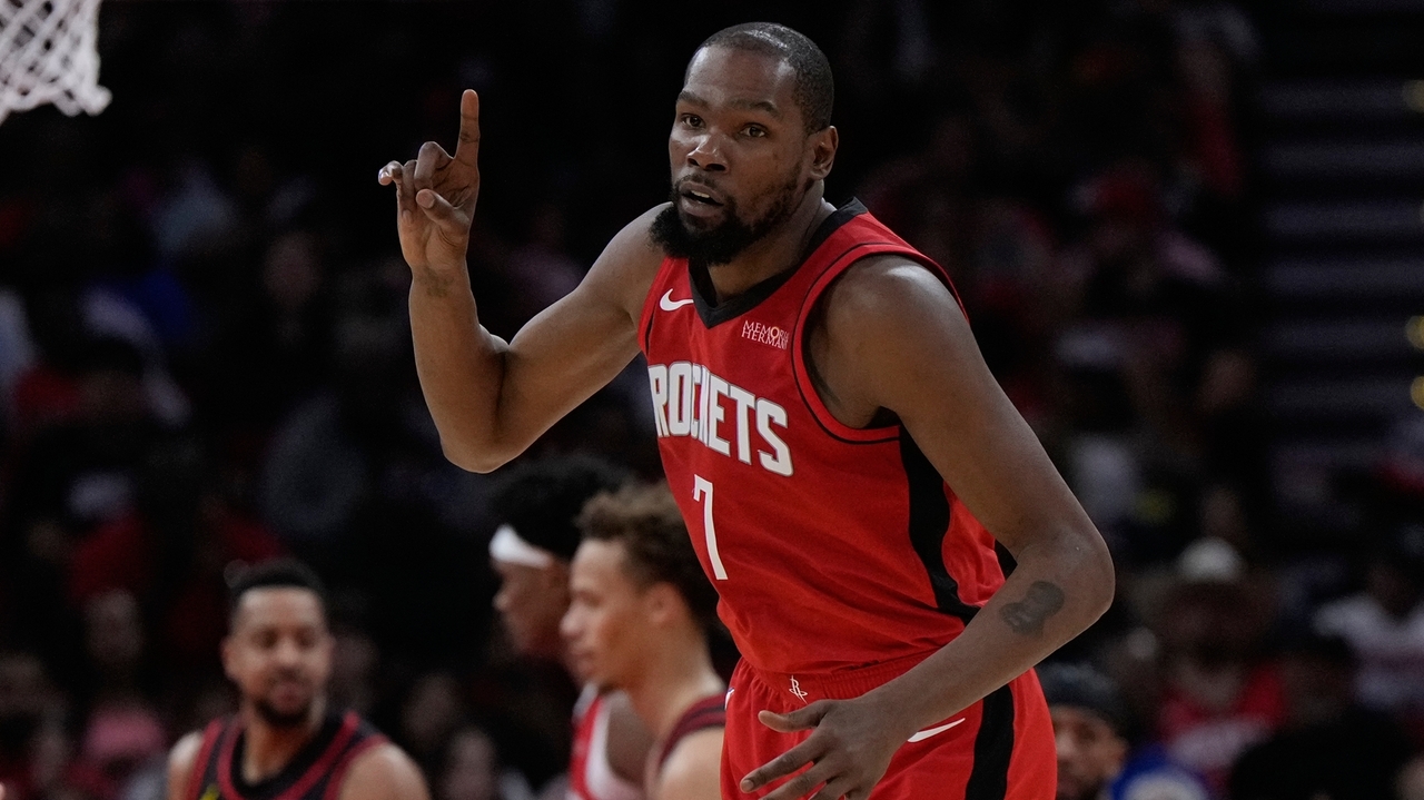 Rockets snap Hawks' 11-game win streak with a 117-95 rout as Durant ...