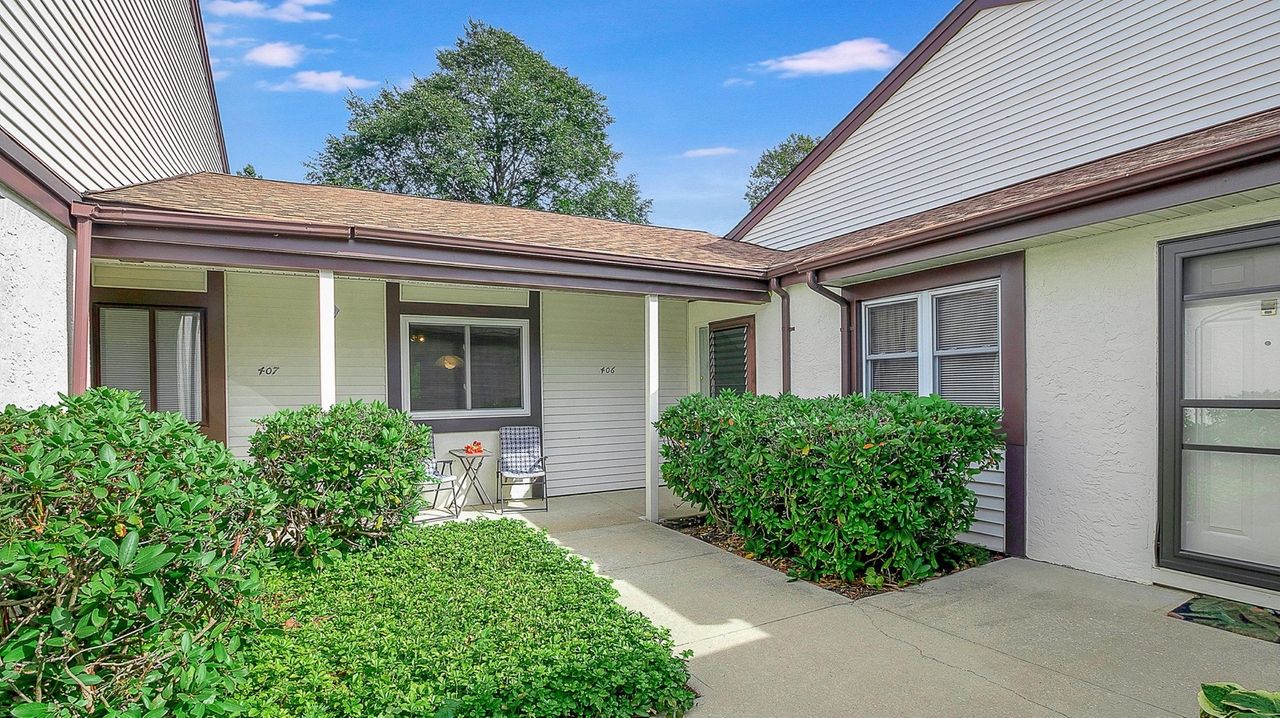 2bedroom condo in St. James 55+ community asks 440,000 Newsday