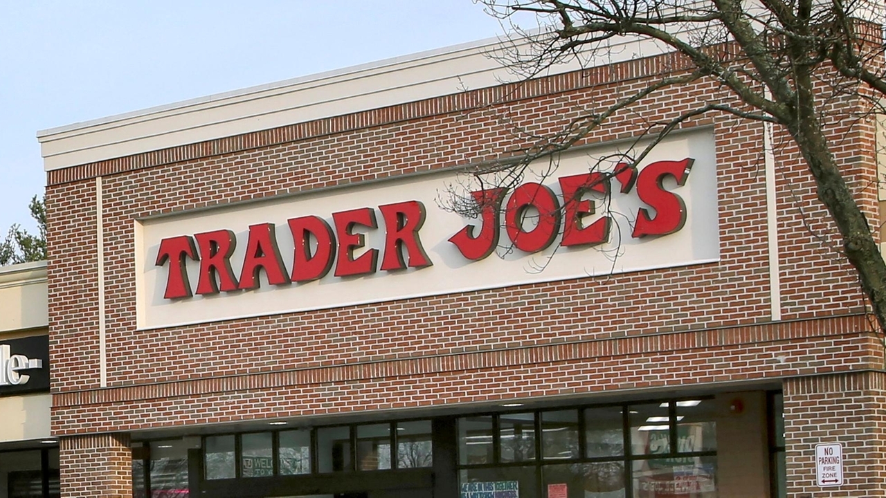Trader Joe's drops striped summer mini totes