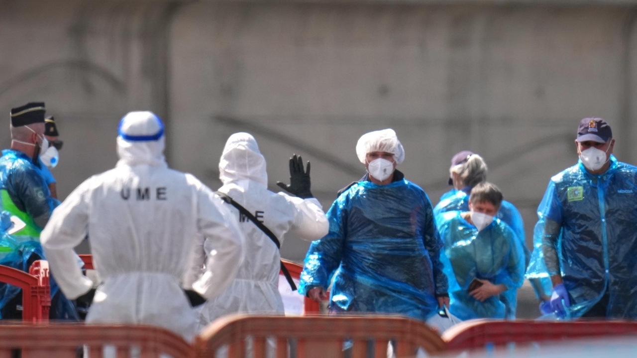Hantavirus Crisis: Repatriation Flights and Political Firestorm Over Cruise Ship Response