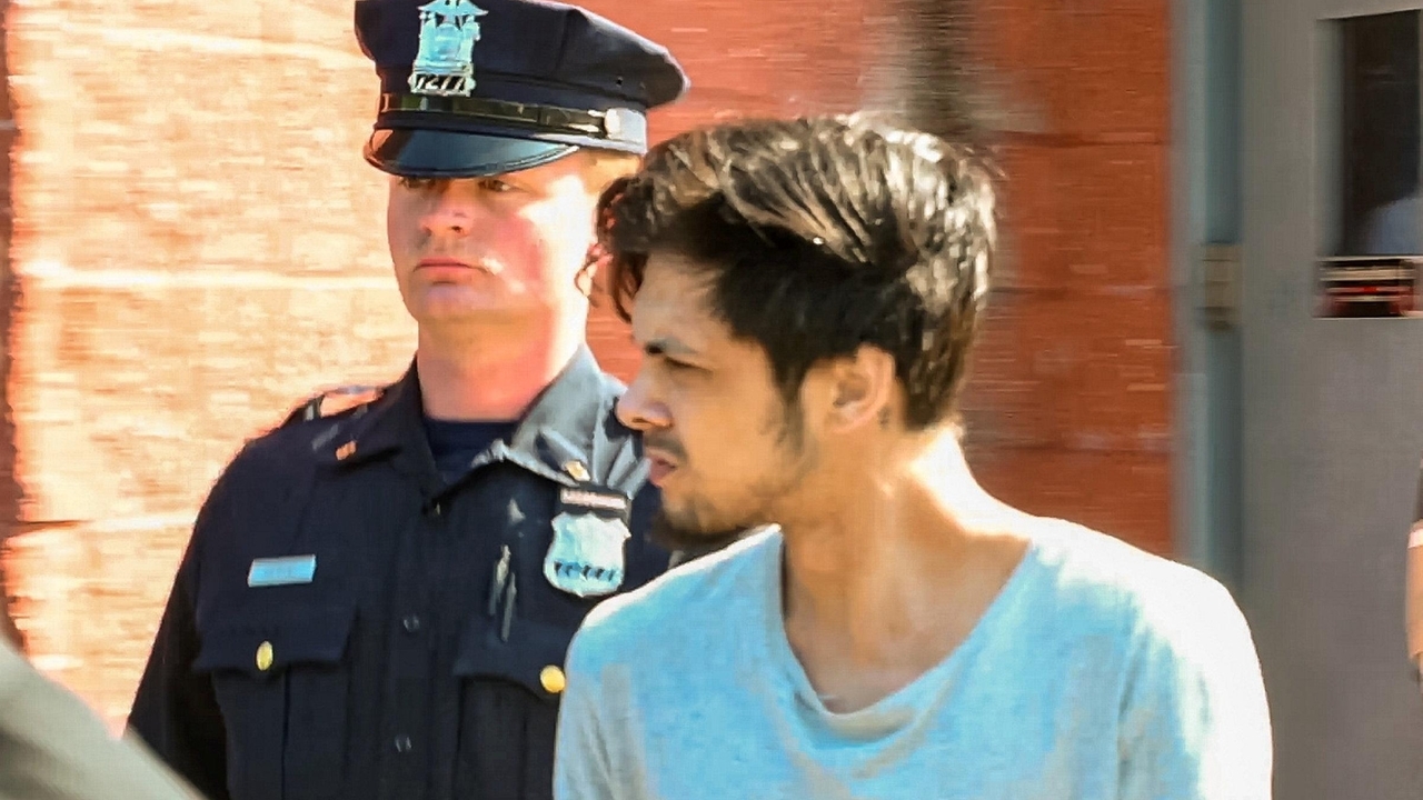 Jordan Viscomi, teacher at Oakdale dance studio, charged with making sexually explicit videos with teen students, officials say - Vimarsana News