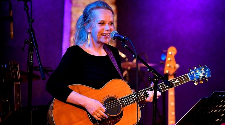 Mary Chapin Carpenter will perform at the first show at NYCB...