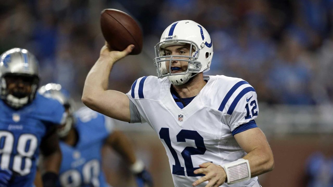 Peyton Manning Catches Up With Andrew Luck Before Sunday's Colts Win