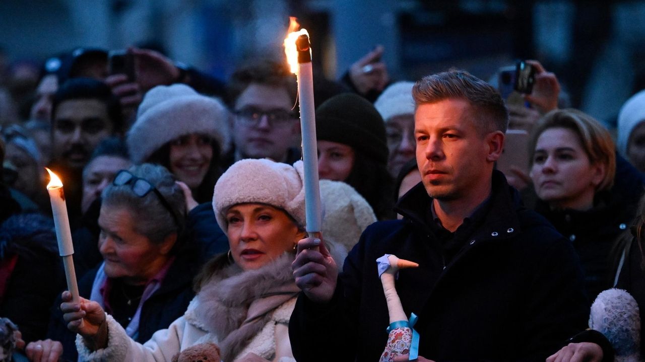 Orbán's rival leads protest over alleged child abuse in Hungary's state-run institutions