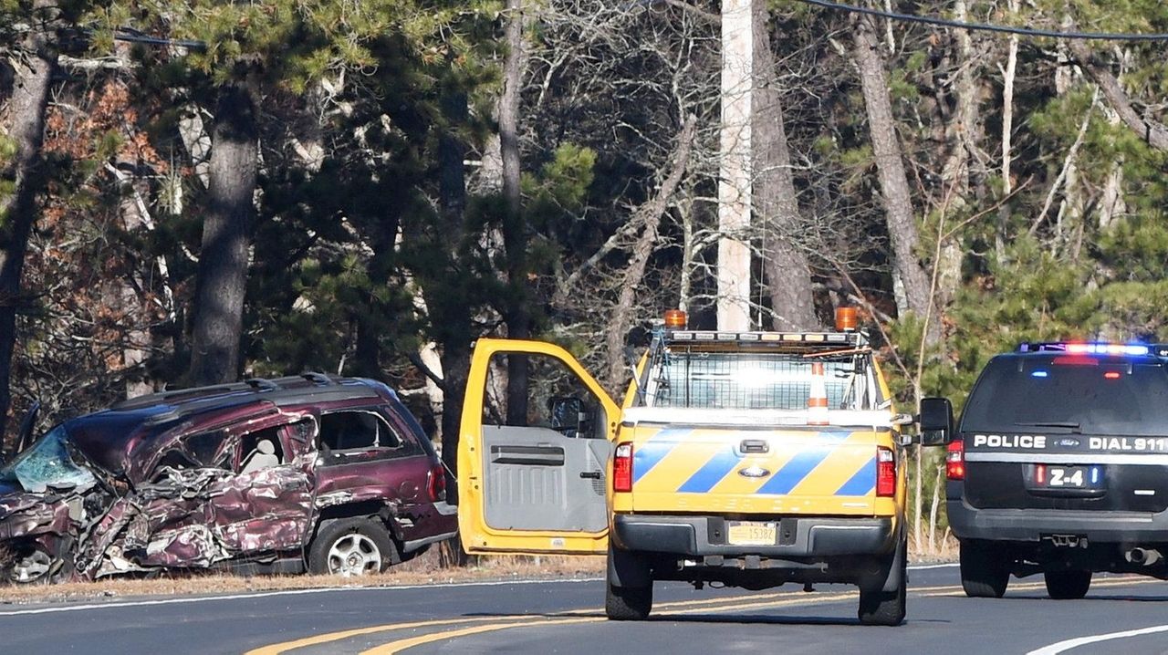 1 person killed in pickupSUV crash in Flanders, police say Newsday