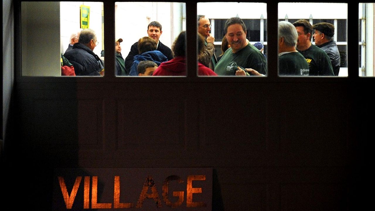 Residents pack hearing on proposed Mastic Beach village Newsday