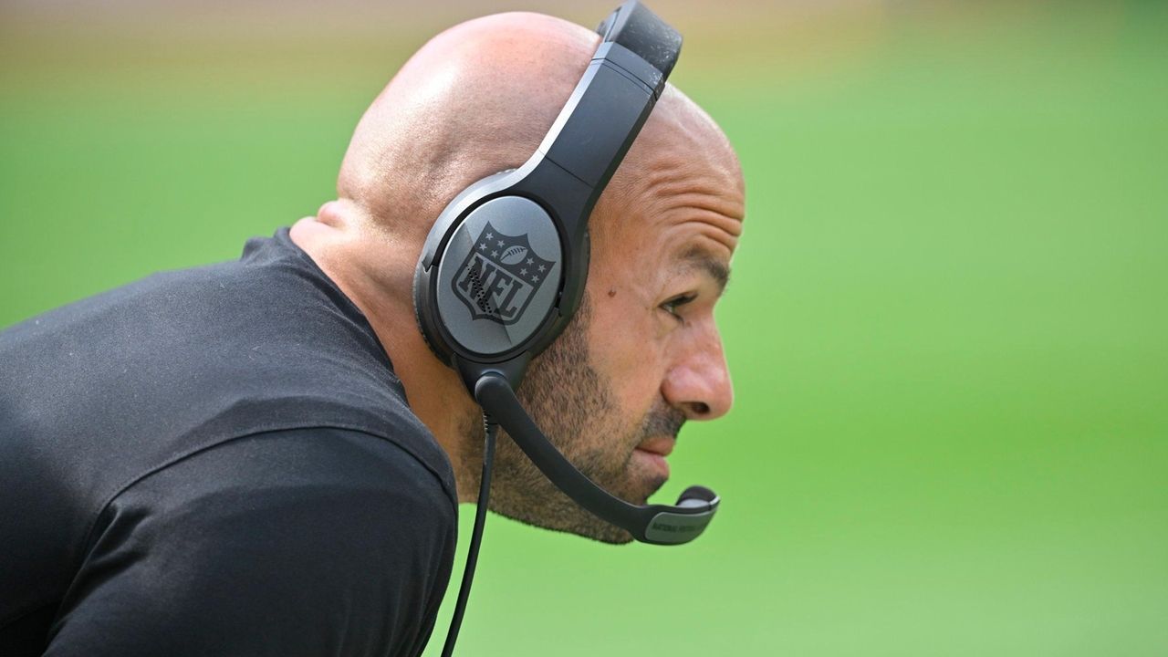 Robert Saleh confident his retooled Jets are better this season - Newsday