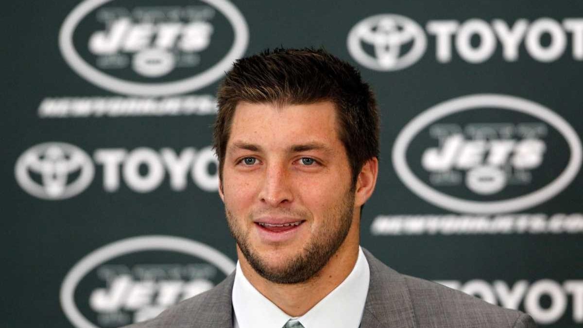 Ex-Jets coordinator blasts Tim Tebow, Mark Sanchez in tell-all