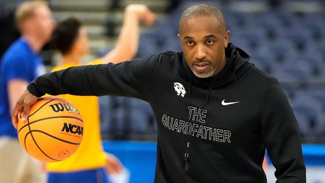 March Madness: Hofstra’s Speedy Claxton had coaching instincts as player