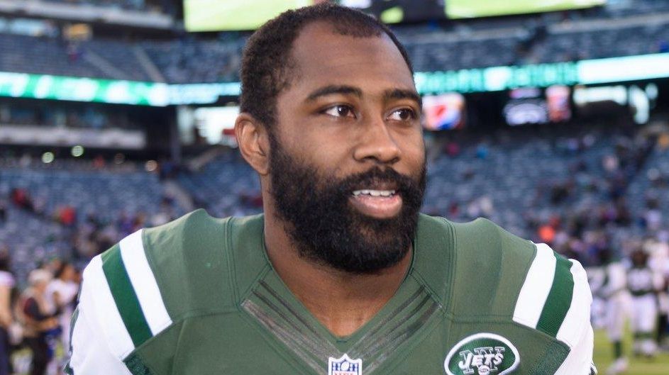 New York Jets fan uses his old Darrelle Revis jersey to make a statement  about the team