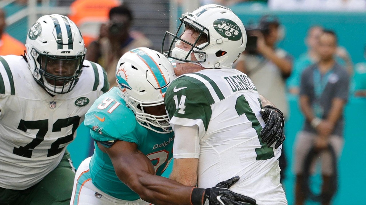 Sam Darnold throws 4 interceptions in Jets' third loss in row - Newsday