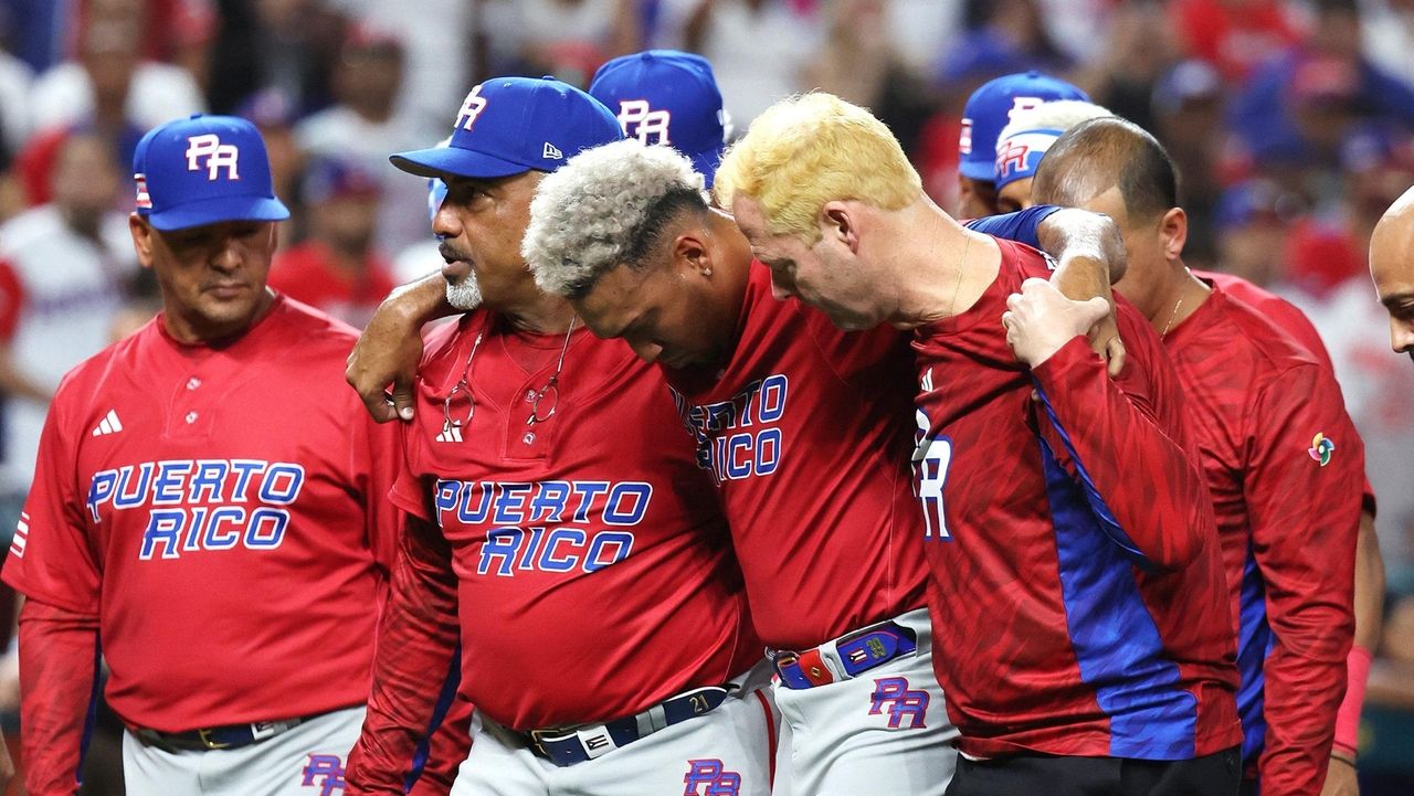 Mets' Edwin Diaz to wear pink glove on Mother's Day to honor women in his  life - Newsday