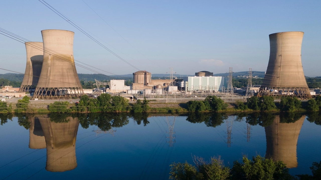US is reviving shuttered nuclear plants to meet growing electricity ...