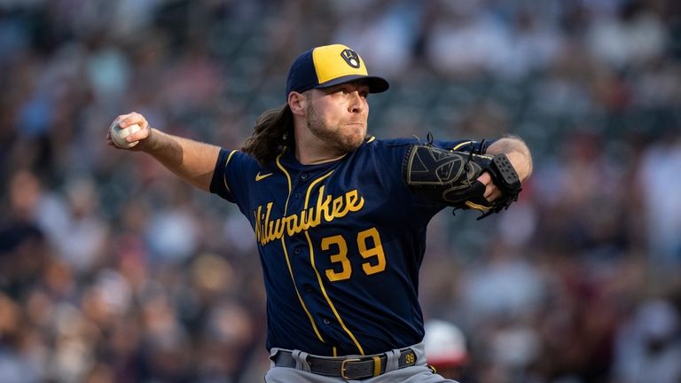 Watch: Minnesota Twins infielder delivers in the clutch against Milwaukee  Brewers All-Star closer