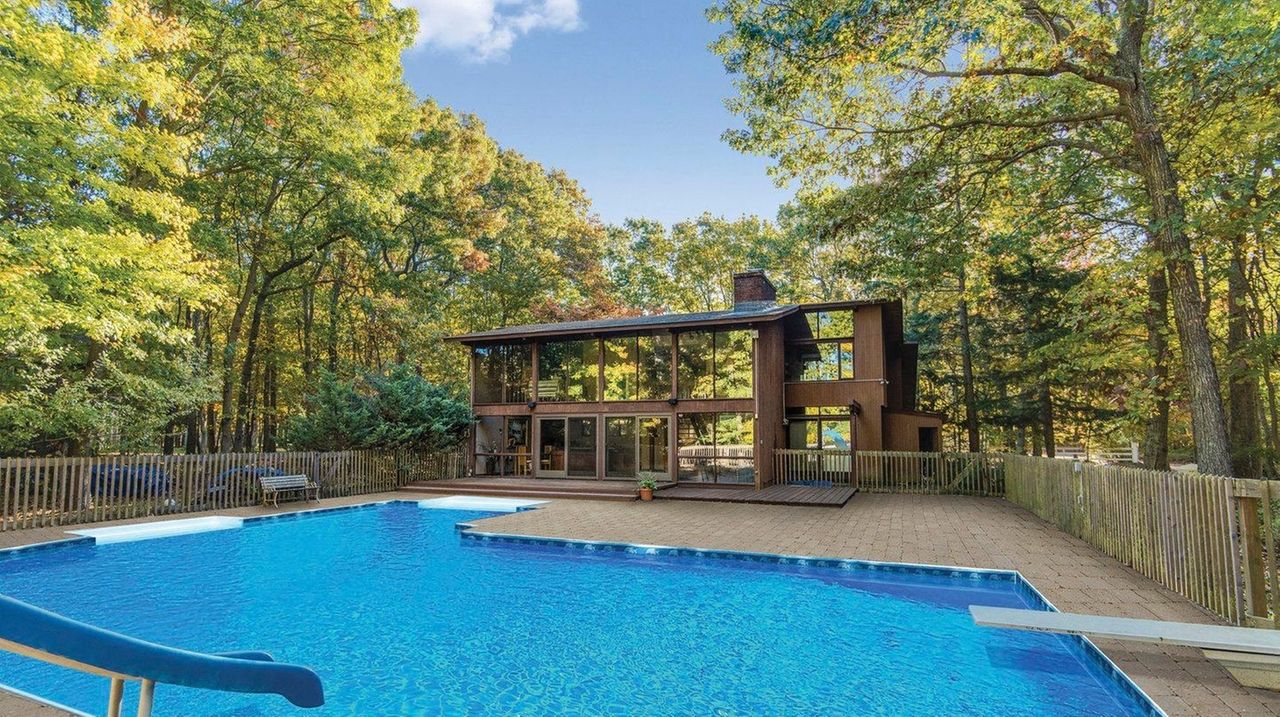 Shelter Island deck house, listed for 925,000 was custom built Newsday