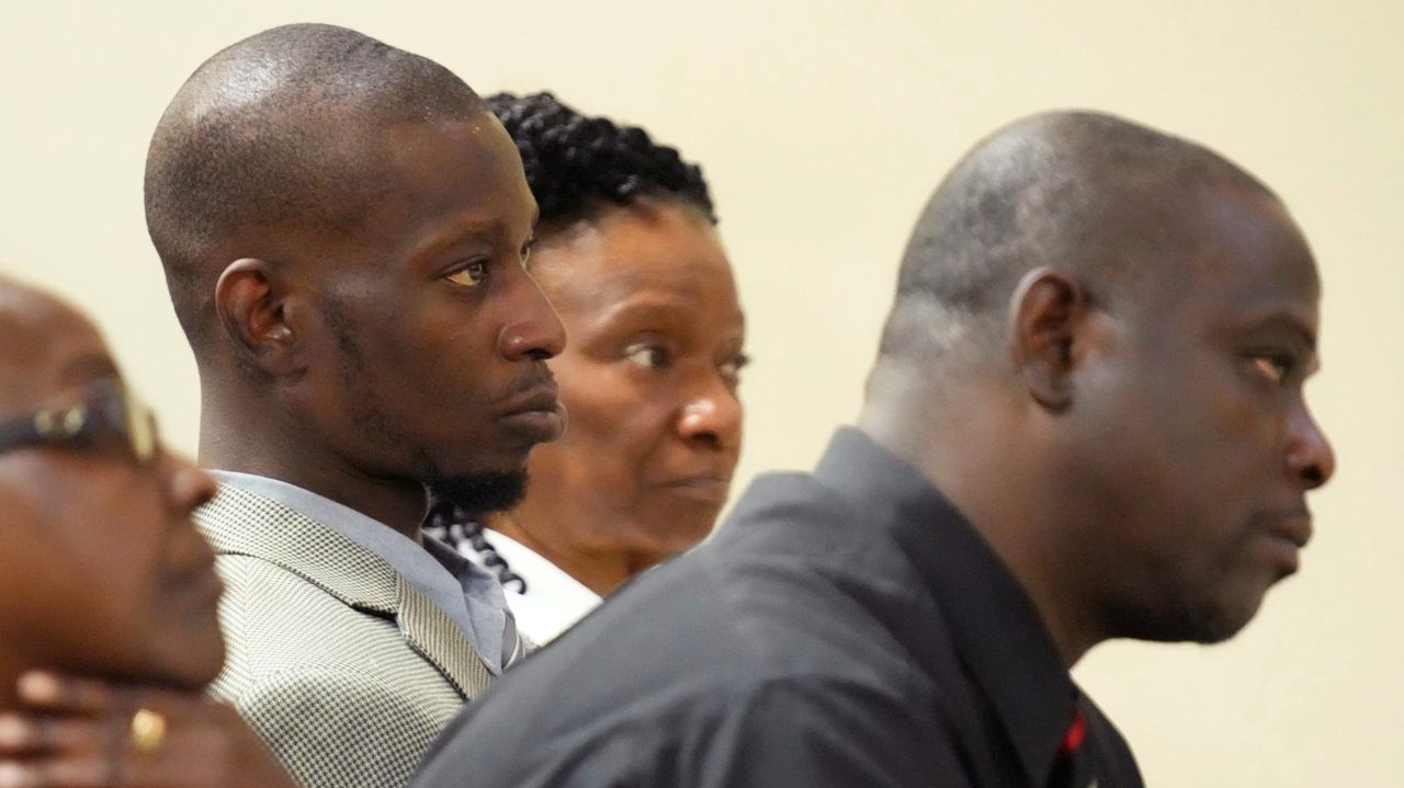2 Black men tortured by Mississippi officers call for toughest sentences