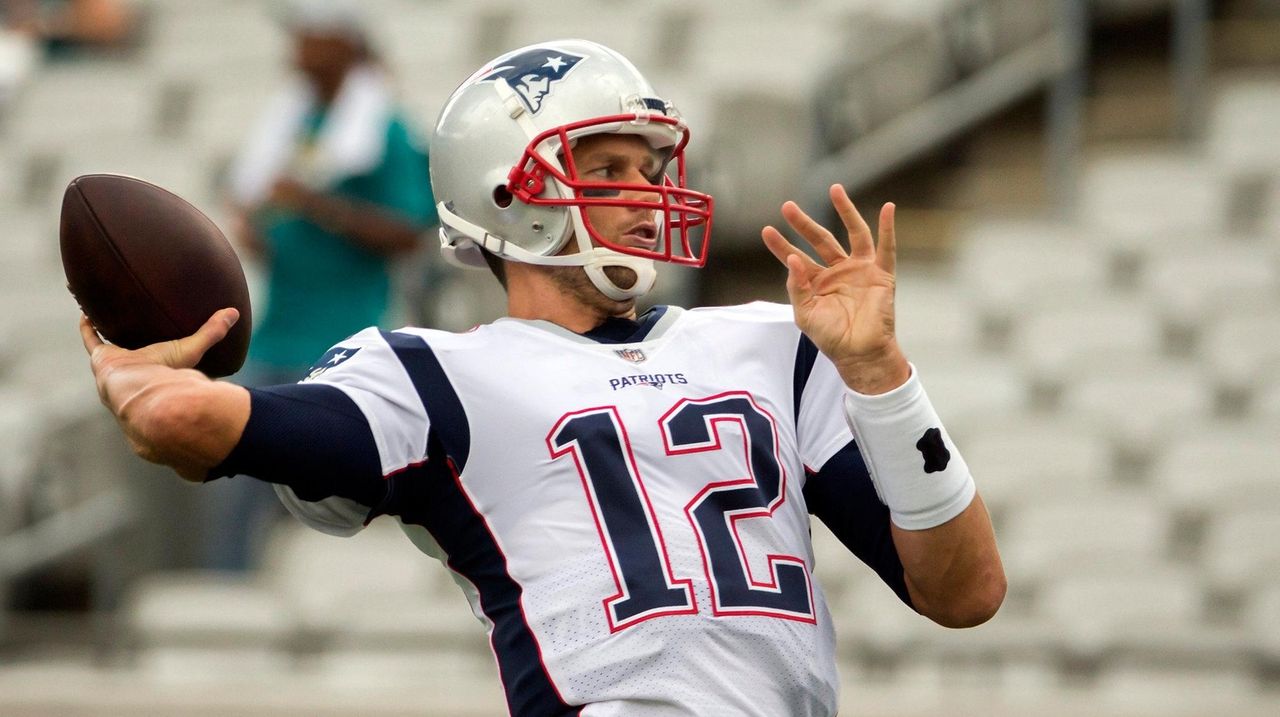 Tom Brady Watch: QB Throws 5 TDs For First Time Since 2017, Leads