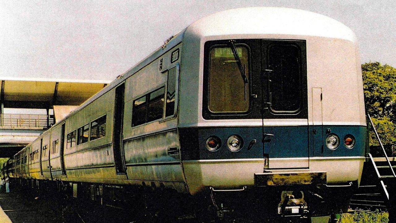 Delay of LIRR's new M9 cars could mean the return of 1980sera cars