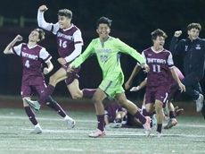 Del Priore's late goal gives Whitman boys soccer the Suffolk AAA title